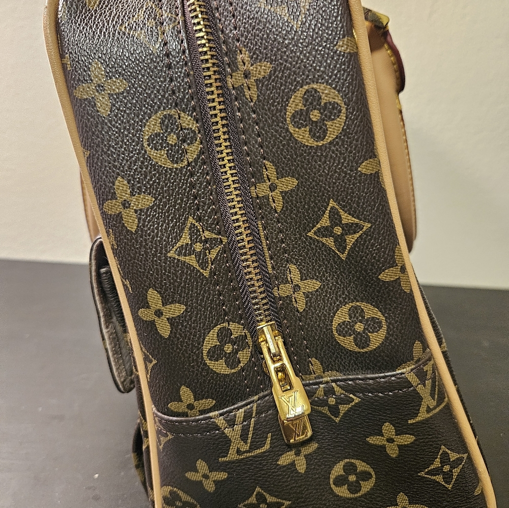 Louis Vuitton Manhattan Cloth Handbag - Picture 8 of 10